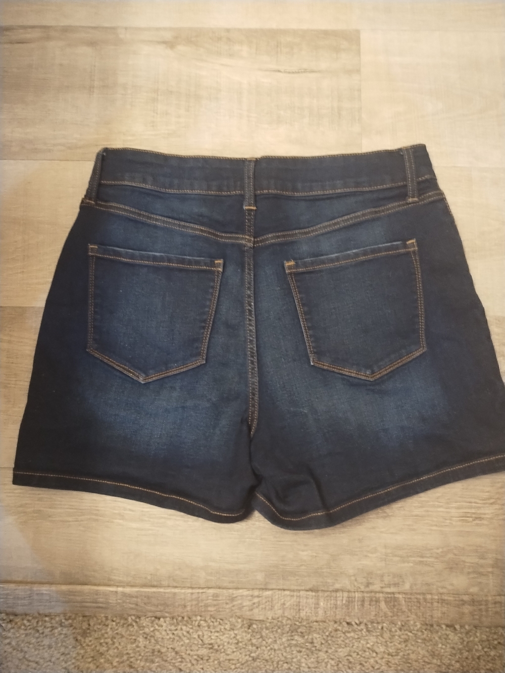 NWOT High-Rise Dark Blue Denim Button-Front Women's Shorts - Picture 2 of 6